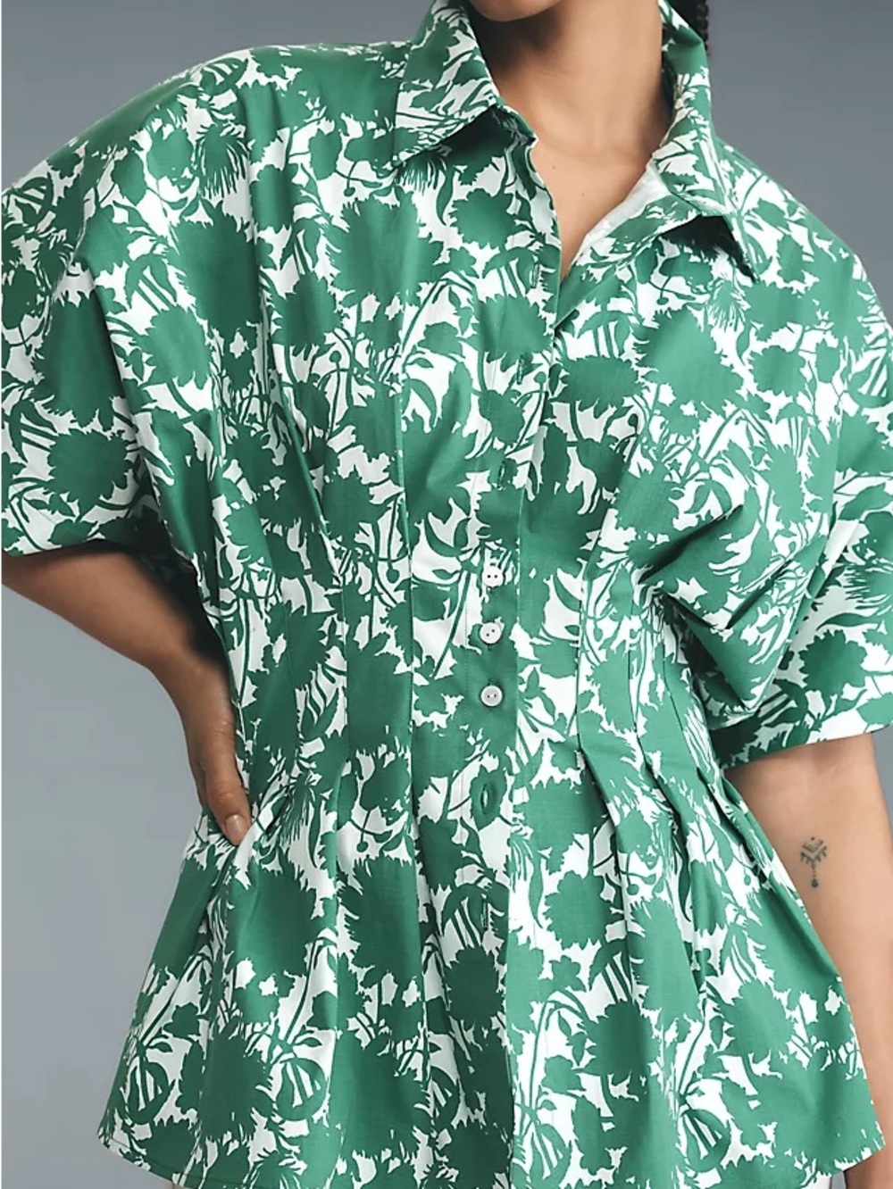 Anthropologie The Tobie Short-Sleeve Pleated Blouse by Exquise